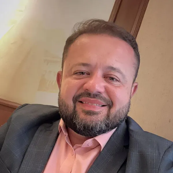 Retrato oficial de Paulo Coutinho